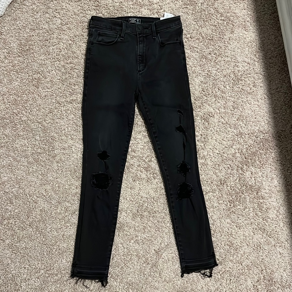 Abercrombie & Fitch Simone distressed black ankle jean size 2 size 26